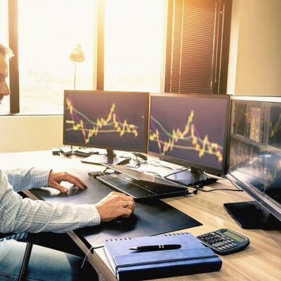 How Does A Stock Screener Work And How To Use It: A Beginner’s Guide